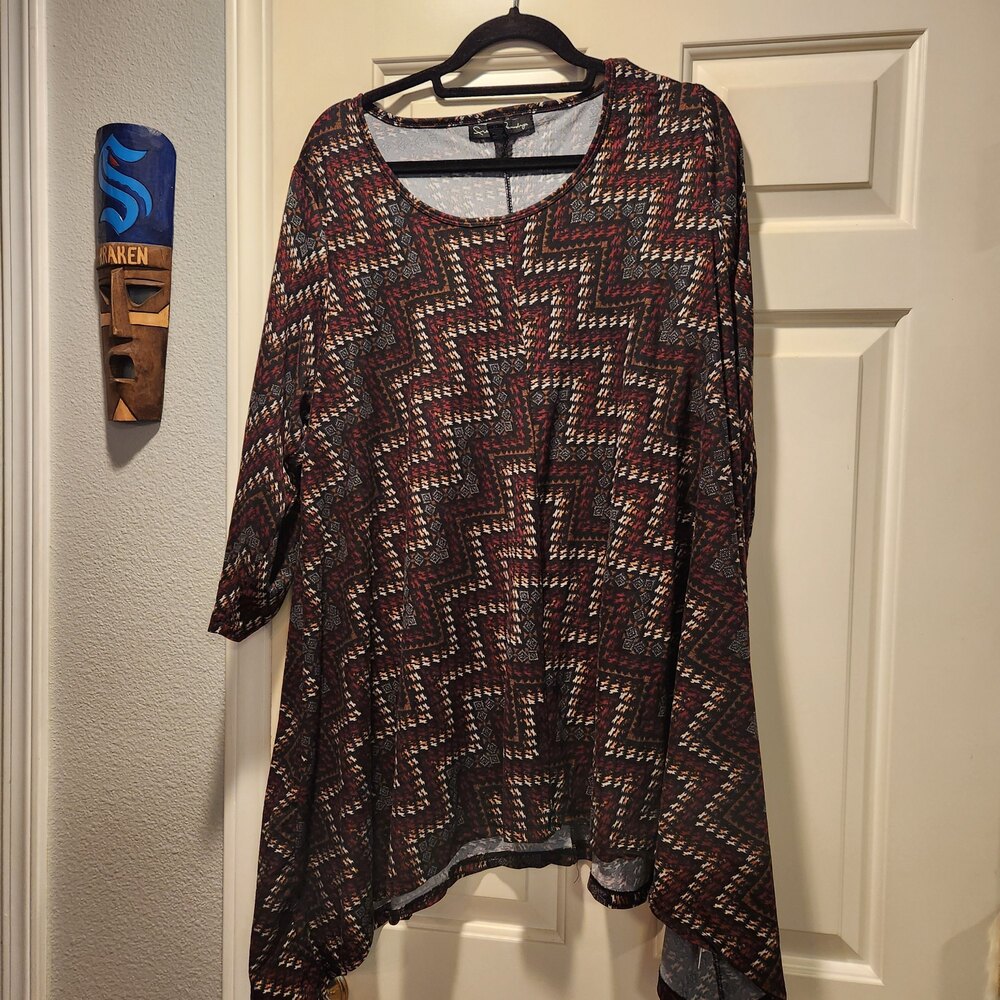 French Laundry Geometric Tunic Top 2X Asymmetrical Hem Boho